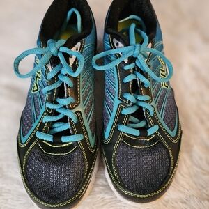 FILA lightweight cool max lace memory sneaker shoe NIB 9.0